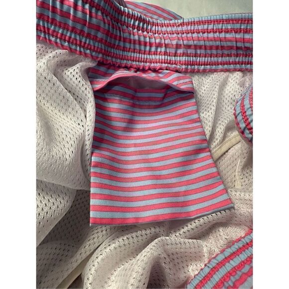 Vineyard Vines men’s pink & gray striped swim trunks w/pockets size XL. #14-1136 - Picture 6 of 8